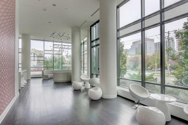 915 - 68 Canterbury Pl, Condo with 1 bedrooms, 2 bathrooms and 1 parking in Toronto ON | Image 7