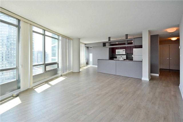 1215 - 81 Navy Wharf Crt, Condo with 2 bedrooms, 2 bathrooms and 1 parking in Toronto ON | Image 4