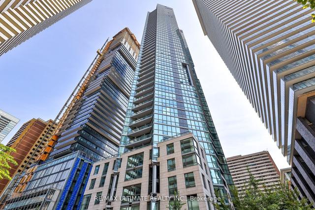 4715 - 45 Charles St E, Condo with 1 bedrooms, 1 bathrooms and 0 parking in Toronto ON | Image 1