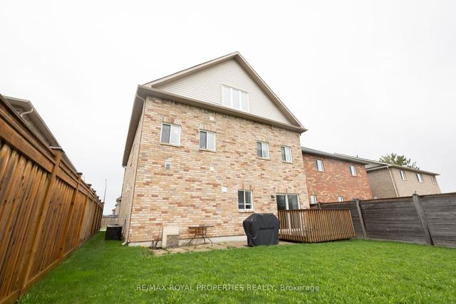 4 Trotter Crt, House detached with 4 bedrooms, 4 bathrooms and 6 parking in Barrie ON | Image 19