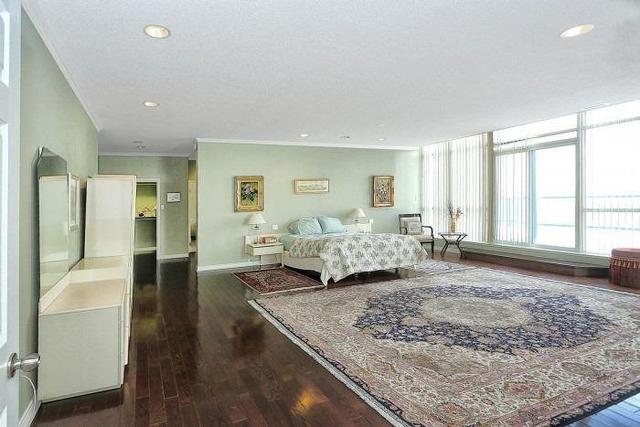 Uph2 - 1 Clark Ave, Condo with 4 bedrooms, 3 bathrooms and 2 parking in Vaughan ON | Image 10