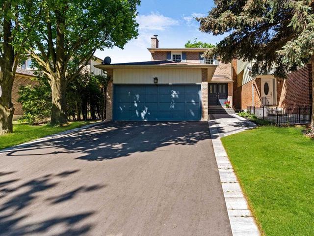 54 Bishop Cres, House detached with 3 bedrooms, 4 bathrooms and 6 parking in Markham ON | Image 1
