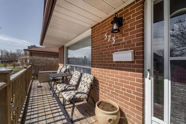 573 Valley Dr, House detached with 3 bedrooms, 2 bathrooms and 5 parking in Oakville ON | Image 28