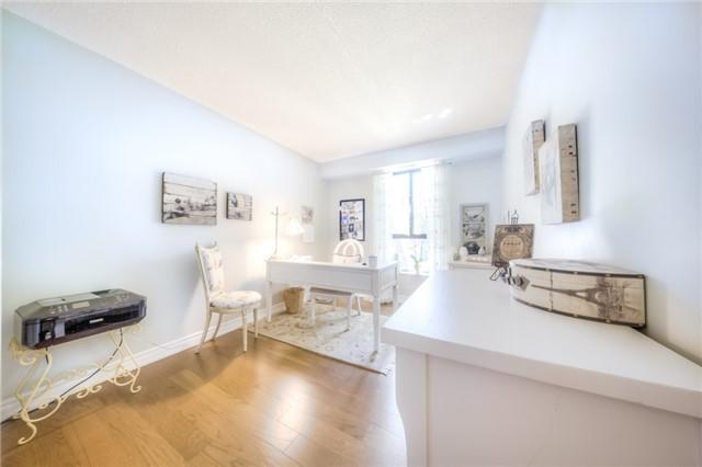 401 - 15390 Yonge St, Condo with 3 bedrooms, 2 bathrooms and 1 parking in Aurora ON | Image 9