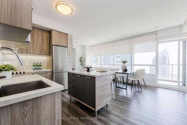 3810 - 36 Park Lawn Rd, Condo with 2 bedrooms, 2 bathrooms and 1 parking in Toronto ON | Image 23