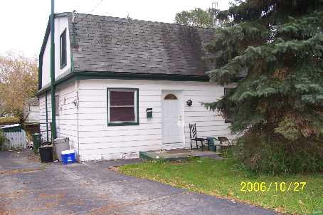 201 Emerson St, House detached with 4 bedrooms, 2 bathrooms and 2 parking in Hamilton ON | Image 1