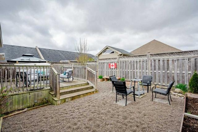 54 Gee Cres, House detached with 2 bedrooms, 2 bathrooms and 3 parking in Kawartha Lakes ON | Image 29