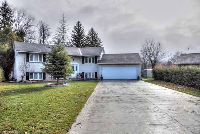 11 Beth Court, House detached with 5 bedrooms, 2 bathrooms and 10 parking in Tillsonburg ON | Image 2