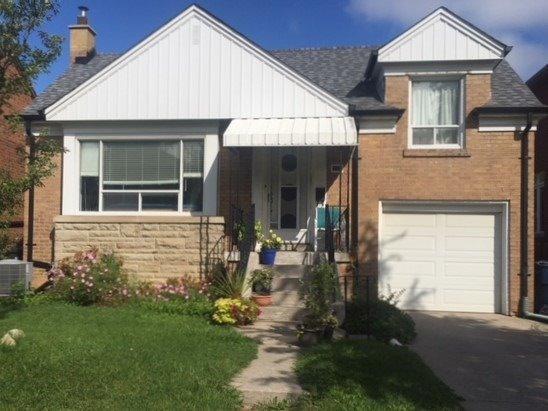 538 Douglas Ave, House detached with 3 bedrooms, 3 bathrooms and 1 parking in Toronto ON | Image 1