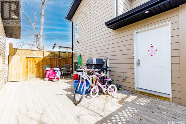 2226 St Patrick Avenue, House detached with 4 bedrooms, 2 bathrooms and null parking in Saskatoon SK | Image 2