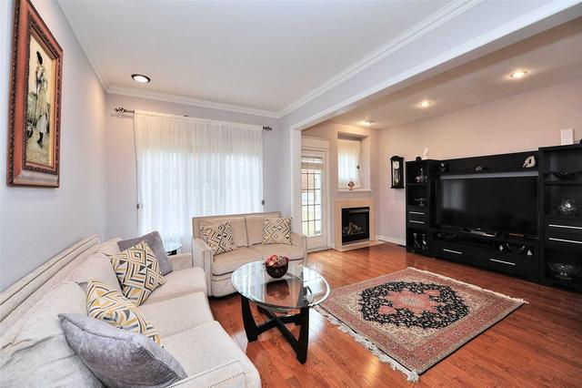 30 Kingsbridge Circ, House attached with 3 bedrooms, 4 bathrooms and 4 parking in Vaughan ON | Image 21