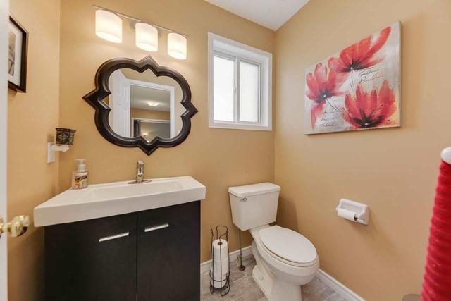 338 Emms Dr, House detached with 3 bedrooms, 2 bathrooms and 6 parking in Barrie ON | Image 3