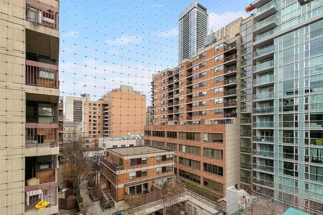 733 - 73 Mccaul St, Condo with 2 bedrooms, 1 bathrooms and 0 parking in Toronto ON | Image 14