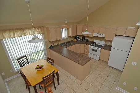 40 Frasson Dr, House detached with 4 bedrooms, 3 bathrooms and 2 parking in Guelph ON | Image 3