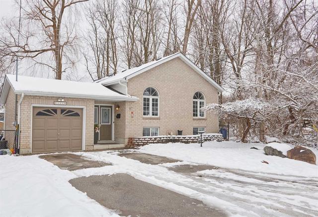 302 Terrace Dr, House detached with 2 bedrooms, 3 bathrooms and 5 parking in Georgina ON | Image 1