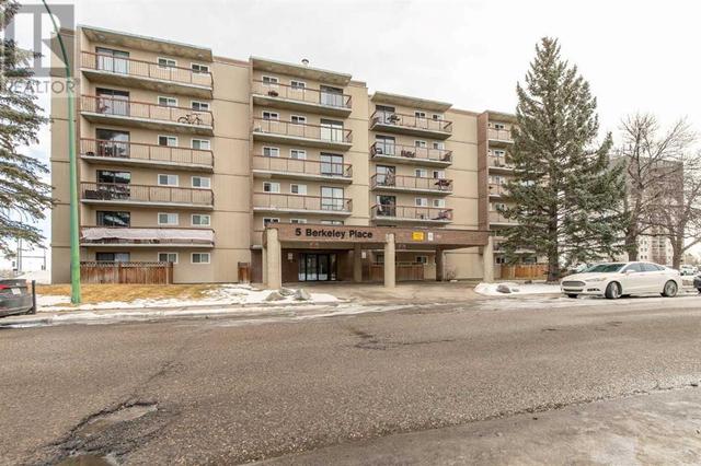 111, - 5 Berkeley Place W, Condo with 2 bedrooms, 1 bathrooms and 1 parking in Lethbridge AB | Image 24