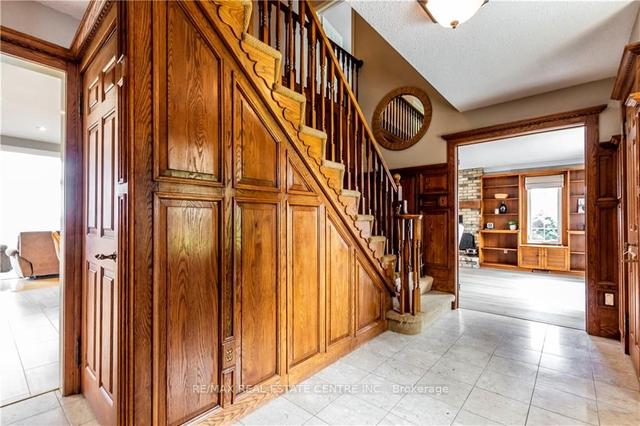 120 Binbrook Rd, House detached with 5 bedrooms, 3 bathrooms and 17 parking in Hamilton ON | Image 13
