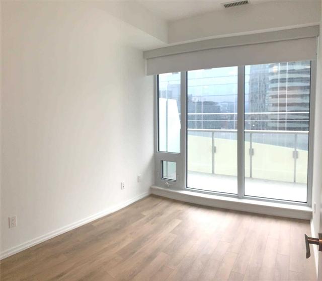 1706 - 197 Yonge St, Condo with 1 bedrooms, 1 bathrooms and 0 parking in Toronto ON | Image 10