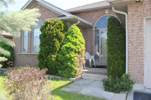 65 Daugaard Avenue, House detached with 3 bedrooms, 2 bathrooms and 4 parking in Brant ON | Image 2