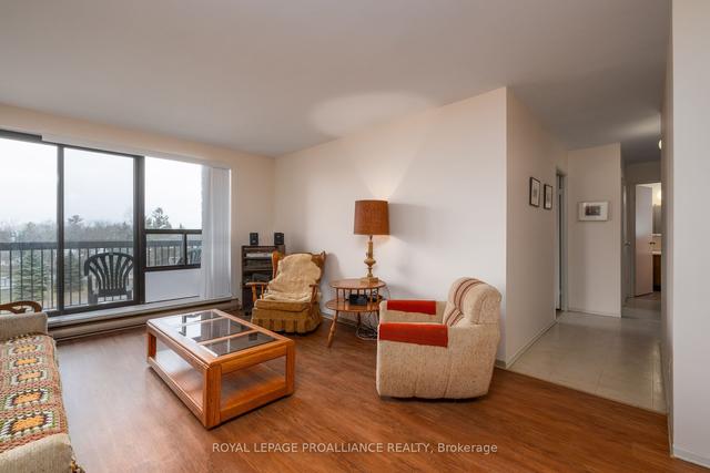 408 - 17 Eldon Hall Pl, Condo with 2 bedrooms, 1 bathrooms and 1 parking in Kingston ON | Image 7