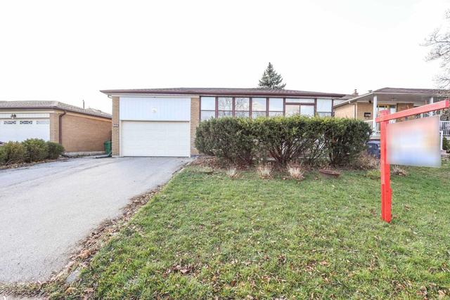 7444 Pickfair Dr, House detached with 3 bedrooms, 3 bathrooms and 4 parking in Mississauga ON | Image 12