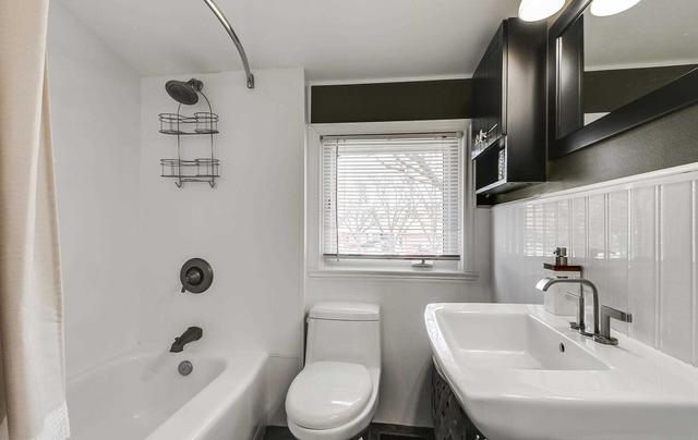 104 Marbury Cres, House semidetached with 3 bedrooms, 2 bathrooms and 4 parking in Toronto ON | Image 5