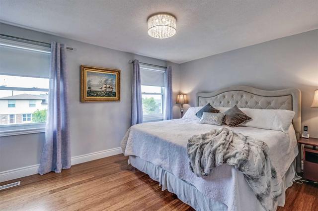 863 Southridge St, House semidetached with 3 bedrooms, 2 bathrooms and 3 parking in Oshawa ON | Image 17