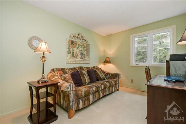 421 Valade Crescent, Townhouse with 3 bedrooms, 2 bathrooms and 2 parking in Ottawa ON | Image 21