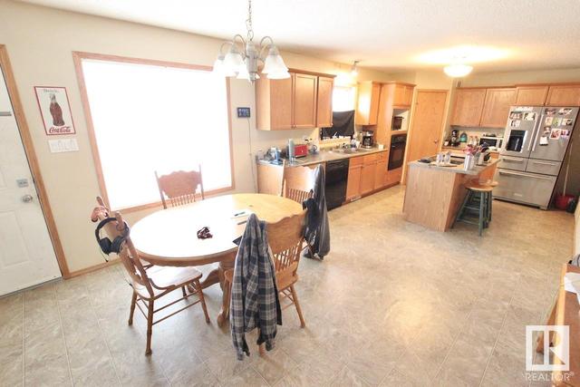 5075 47 Av, House detached with 5 bedrooms, 3 bathrooms and null parking in Lamont AB | Image 6