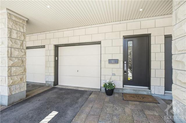 51 Evelyn Avenue, Townhouse with 3 bedrooms, 3 bathrooms and 2 parking in Ottawa ON | Image 2