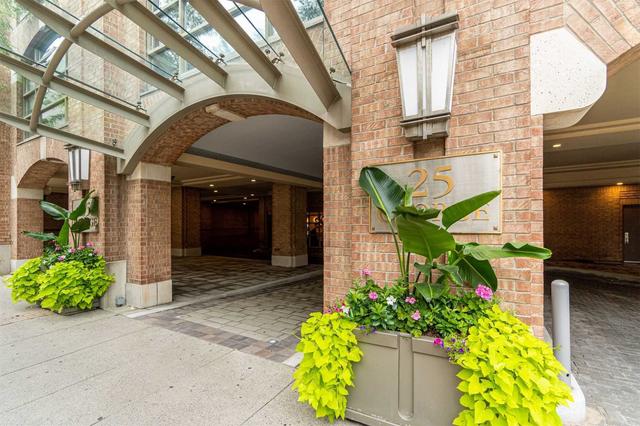 602 - 25 George St, Condo with 2 bedrooms, 3 bathrooms and 1 parking in Toronto ON | Image 12