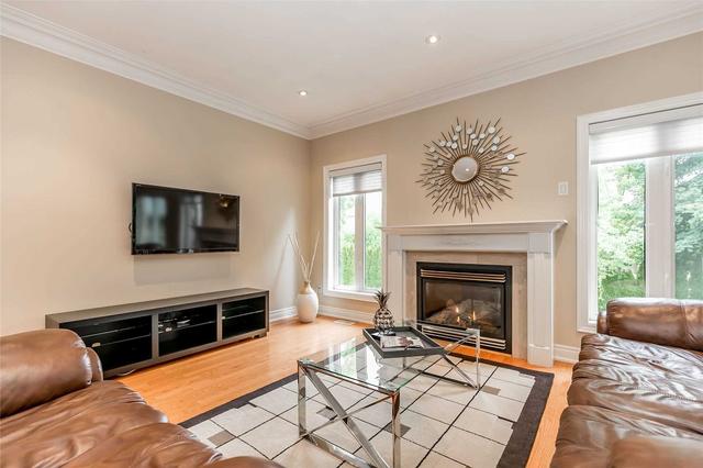 295 Douglas Rd, House detached with 3 bedrooms, 3 bathrooms and 6 parking in Richmond Hill ON | Image 21