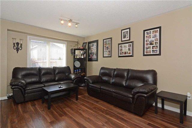 79 Madden Pl, House detached with 3 bedrooms, 2 bathrooms and 3 parking in Clarington ON | Image 8