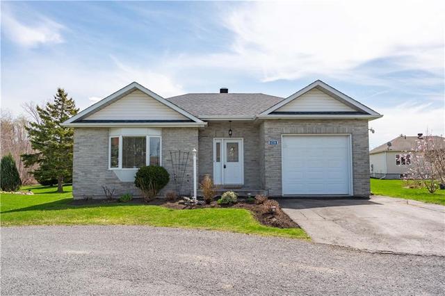 6236 Dalton Court, House detached with 3 bedrooms, 2 bathrooms and 3 parking in South Glengarry ON | Image 1