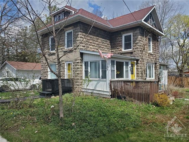 812 Zaire Street, House detached with 3 bedrooms, 2 bathrooms and 6 parking in Prescott ON | Image 1