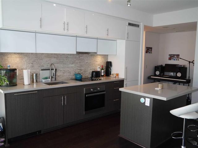 1612 - 8 Mercer St, Condo with 1 bedrooms, 1 bathrooms and null parking in Toronto ON | Image 3