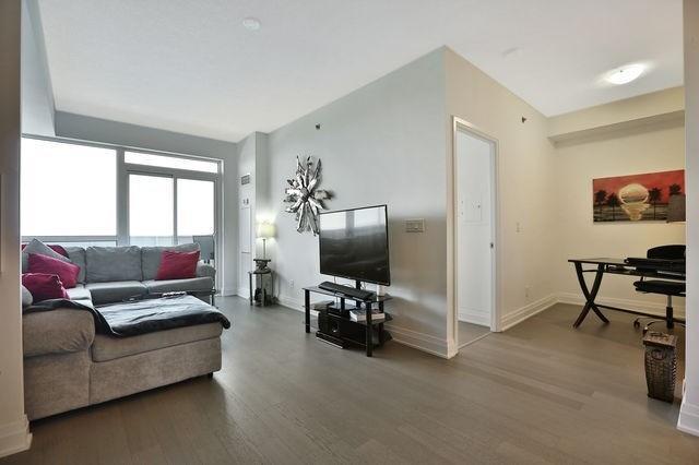 1707 - 55 Speers Rd, Condo with 1 bedrooms, 1 bathrooms and 1 parking in Oakville ON | Image 9