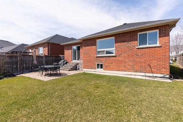 26 Wakem Crt, House detached with 3 bedrooms, 2 bathrooms and 6 parking in Whitby ON | Image 24