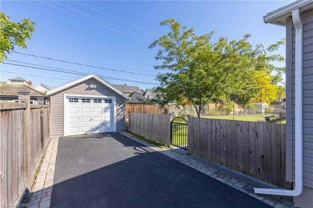 137 Highland Ave, House detached with 2 bedrooms, 2 bathrooms and 5 parking in St. Catharines ON | Image 25