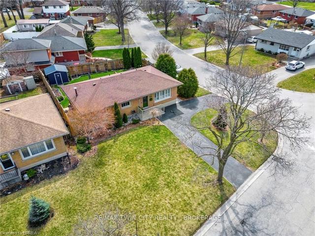 88 Evelyn St, House detached with 3 bedrooms, 2 bathrooms and 4 parking in Brantford ON | Image 31
