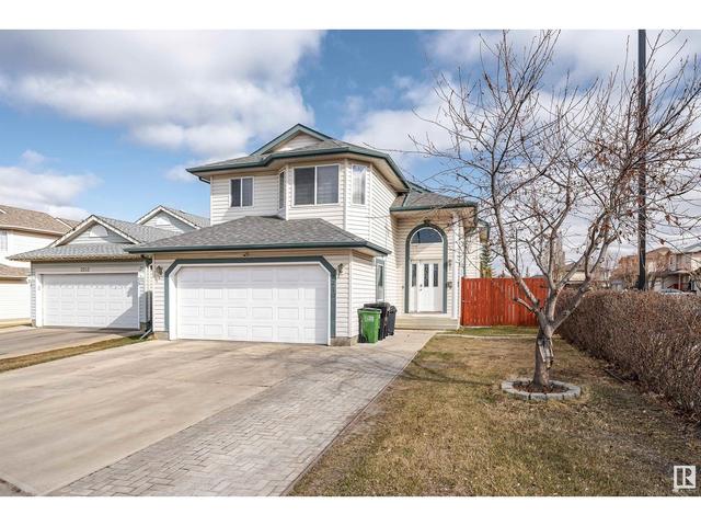 2210 37a Avenue Nw Nw, House detached with 5 bedrooms, 3 bathrooms and 5 parking in Edmonton AB | Image 3
