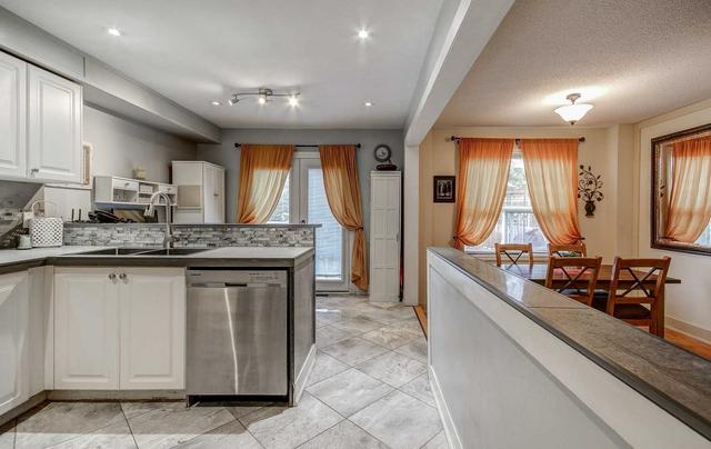 85 Russel Hill Dr, House detached with 3 bedrooms, 3 bathrooms and 3 parking in Barrie ON | Image 2
