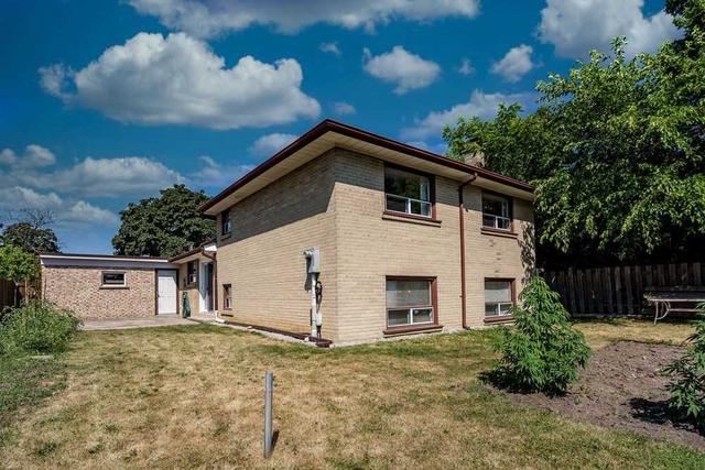 61 Council Cres, House detached with 3 bedrooms, 2 bathrooms and 6 parking in Toronto ON | Image 18