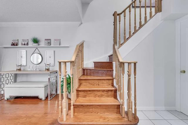 1219 - 28 Sommerset Way, Townhouse with 3 bedrooms, 3 bathrooms and 2 parking in Toronto ON | Image 19