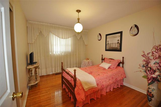 104 Linkdale Rd, House detached with 3 bedrooms, 3 bathrooms and 2 parking in Brampton ON | Image 10
