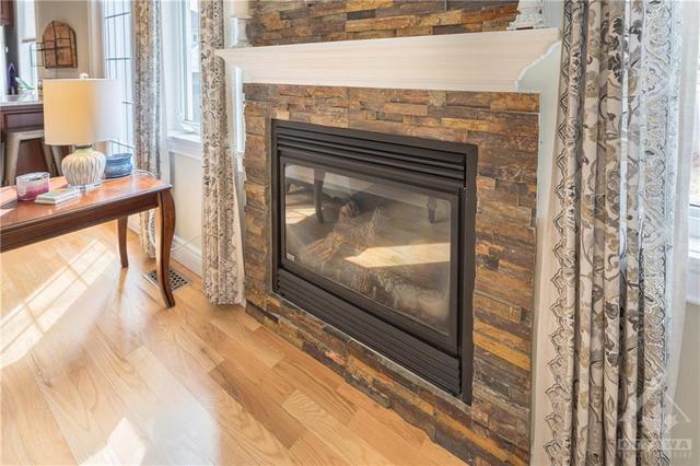 99 Sirocco Crescent, House detached with 4 bedrooms, 3 bathrooms and 6 parking in Ottawa ON | Image 9