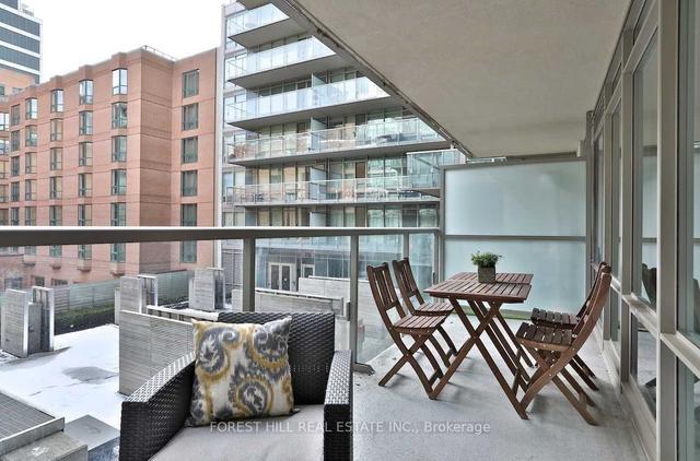 325 - 1 Bedford Rd, Condo with 1 bedrooms, 1 bathrooms and 1 parking in Toronto ON | Image 5
