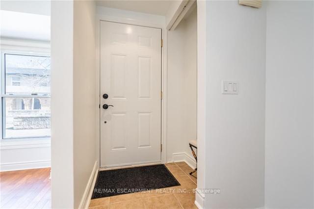 817 Hyde Rd, Townhouse with 3 bedrooms, 3 bathrooms and 3 parking in Burlington ON | Image 34