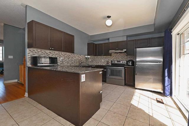 1 - 2530 Countryside Dr, Townhouse with 3 bedrooms, 3 bathrooms and 3 parking in Brampton ON | Image 5