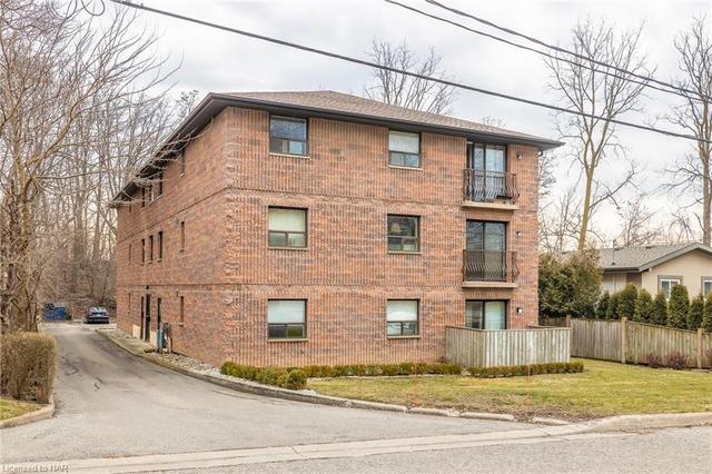 101 - 78 Welland Street N, House attached with 2 bedrooms, 1 bathrooms and 1 parking in Thorold ON | Image 1